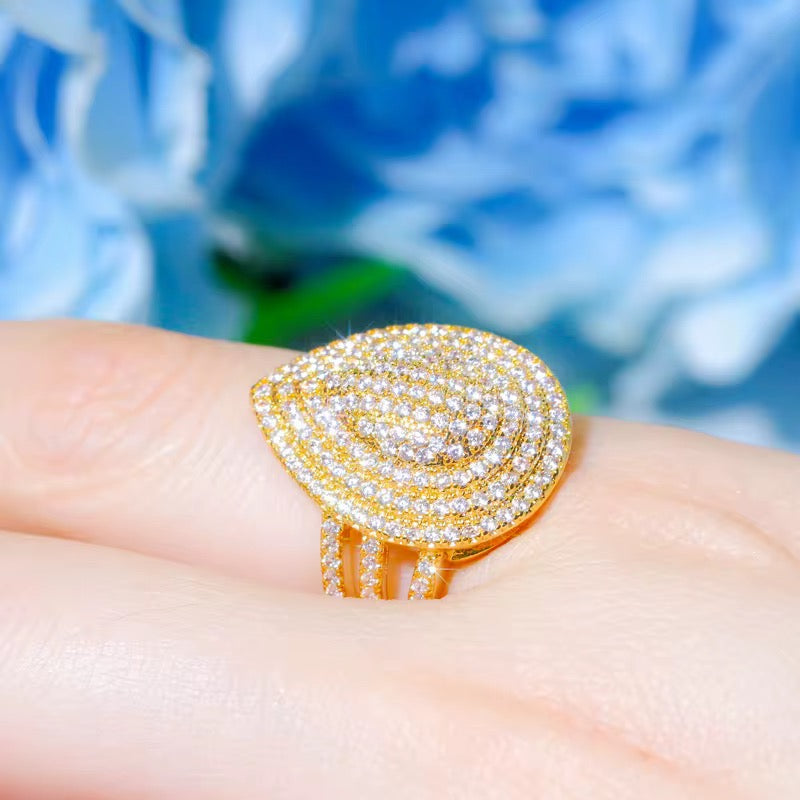 Tear drop gold Ring